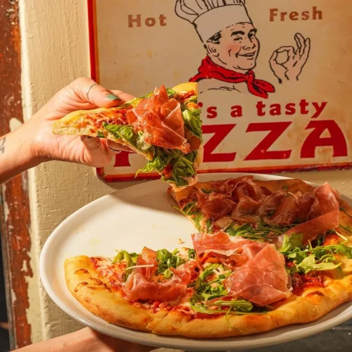 Pizza italiana en el Il Pastaiolo Miami beach