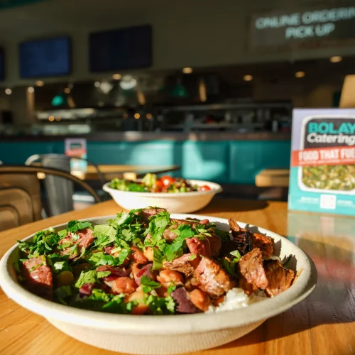 Bowl Carnivoro con Sirloins y Vegetales Frescos en Bolay Miami Lakes