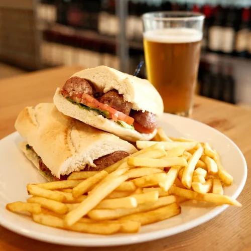 Chorizo argentino con papas fritas en la estancia argentina north miami beach