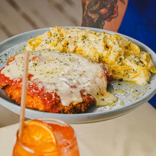 Platillos de comida italiana en osteria positano restaurant