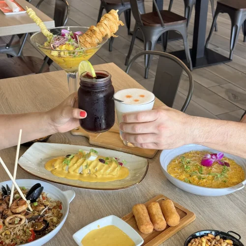 Mesa con platillos restaurant merkado 31 north miami beach
