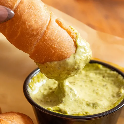 tequeño venezolano con guacamole en francisca miami